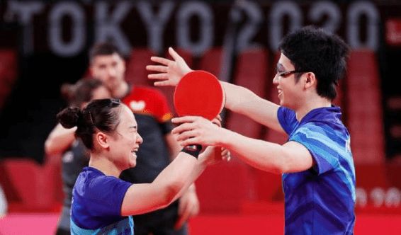 尤其是在极 尤其是在极