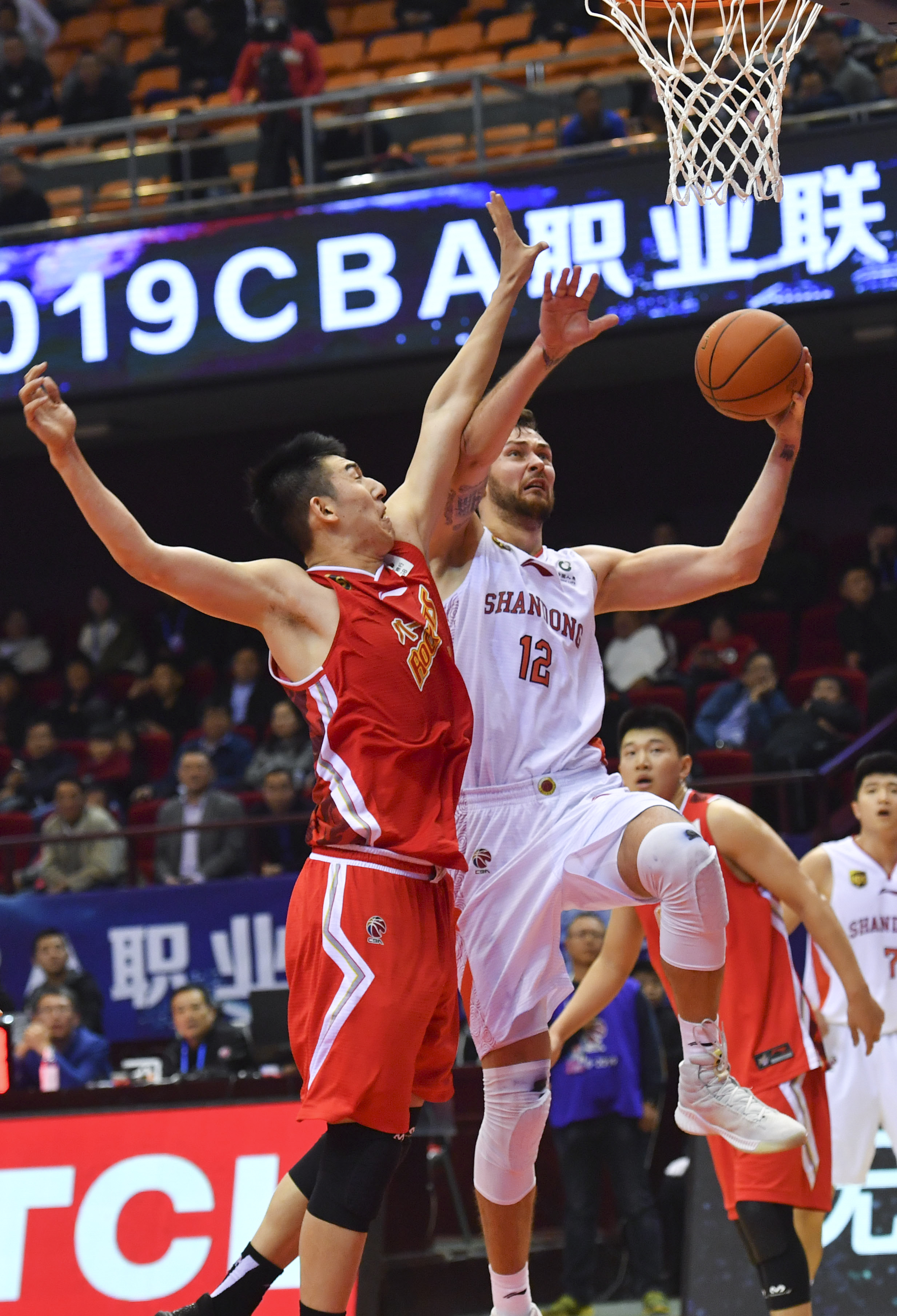 挥脱颖而出 挥脱颖而出